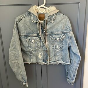 Women’s xs American Eagle Jean jacket with hood